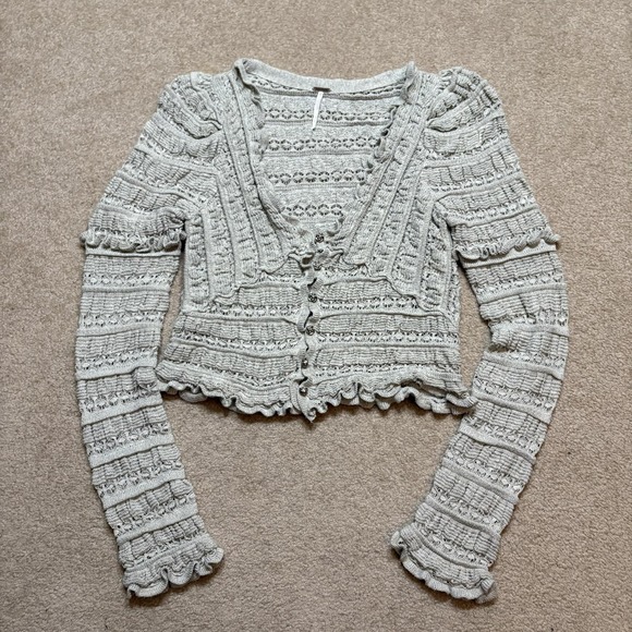 Free People Cardigan Womens Large Gray Ruffle Knit Button Front Boho Cropped - Picture 2 of 10